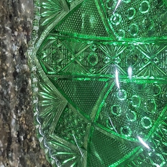 Antique McKee Green Glass 9" Round Serving Bowl Hiawatha Pattern Circa 1898 - Picture 6 of 6